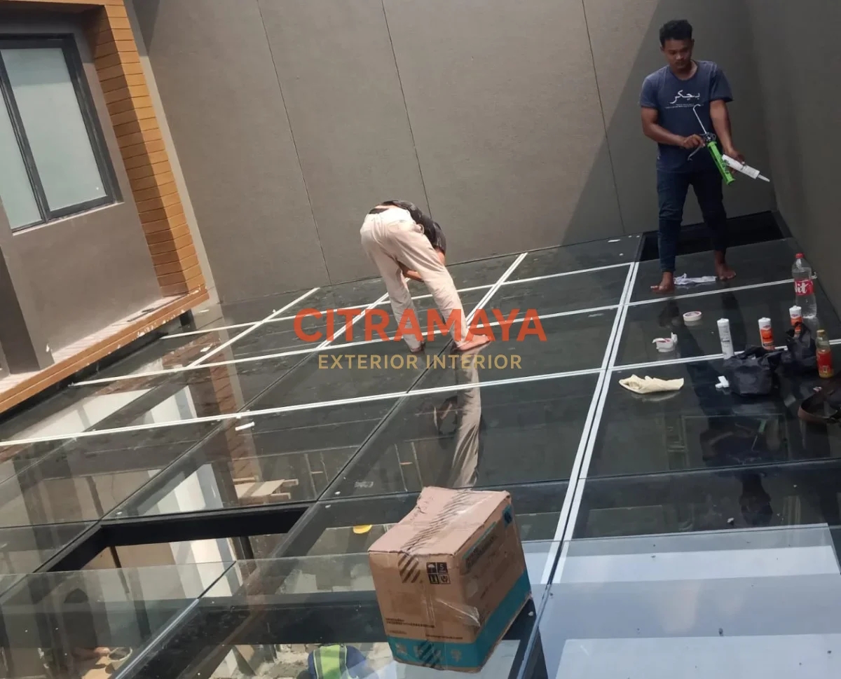 Kanopi Tempered Glass: Solusi Modern, Kuat & Estetis untuk Rumah dan Bangunan Komersial