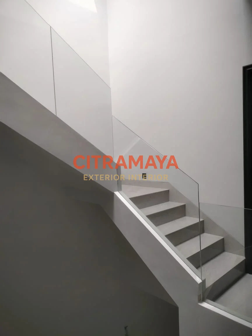 Railing Tangga Kaca Frameless