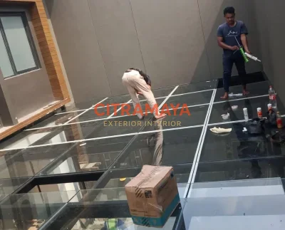 Kanopi Tempered Glass: Solusi Modern, Kuat & Estetis untuk Rumah dan Bangunan Komersial